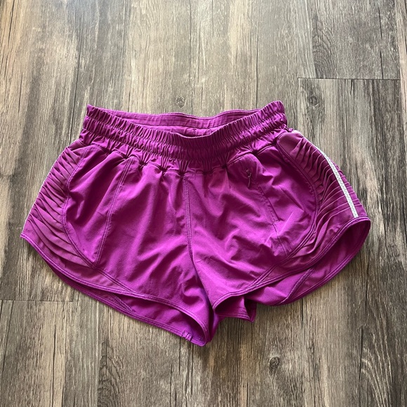Lululemon Women’s Purple Running Shorts Sz 6 - Picture 1 of 4